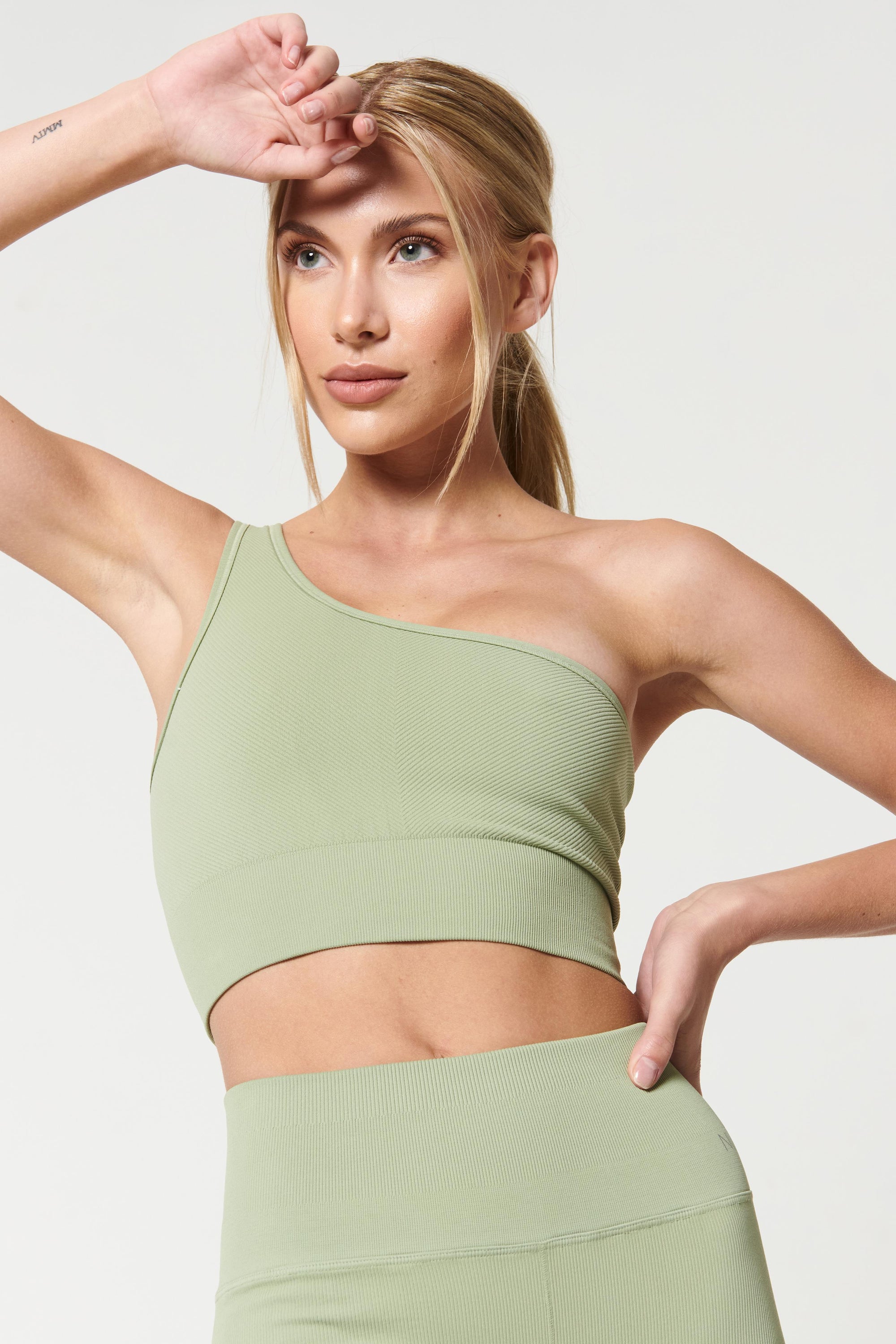 shoulder-holder-crop14