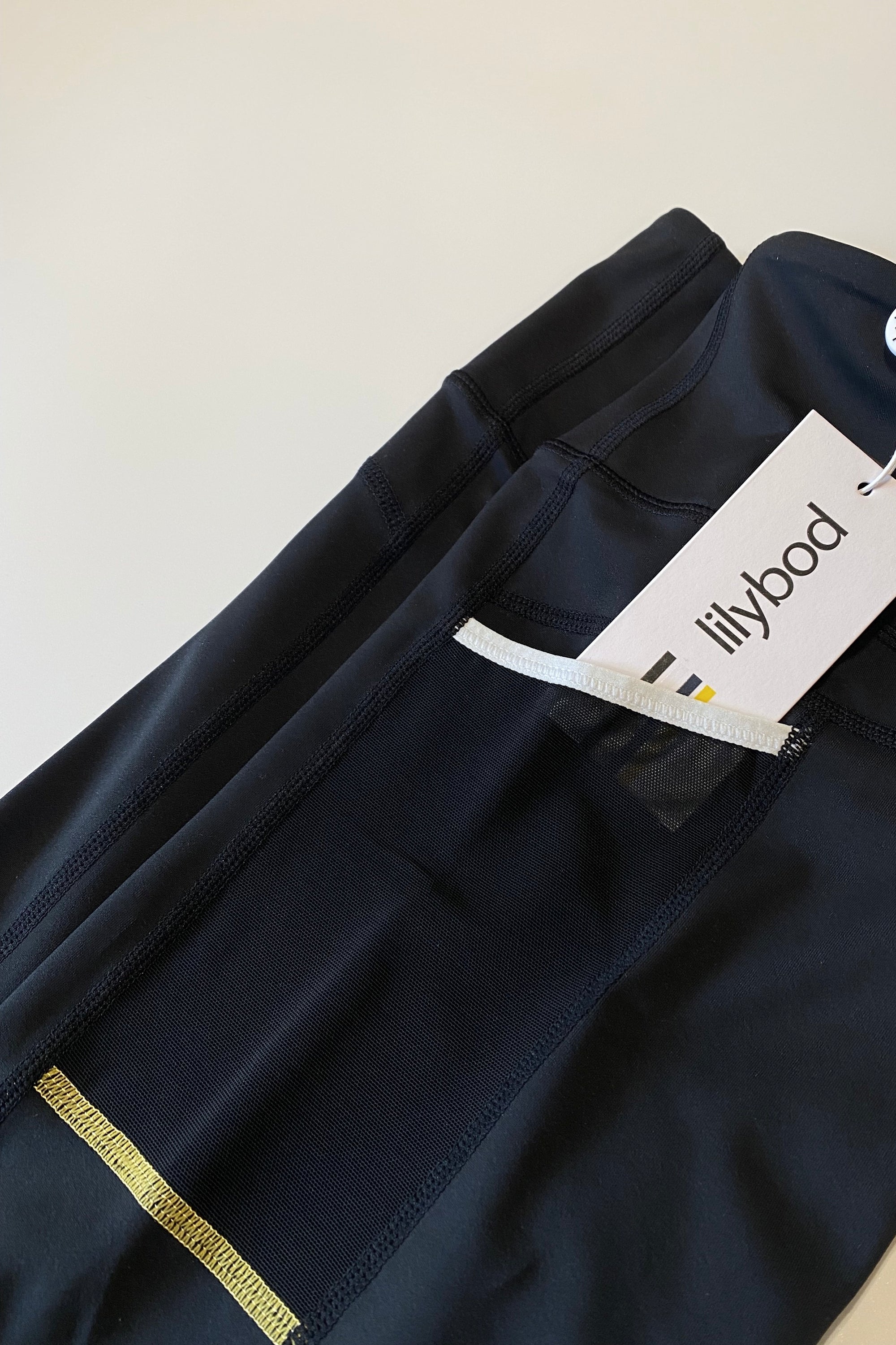 Phoebe-2XR Smoke Black